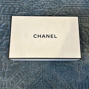 Chanel box - perfume sized